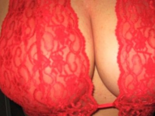 Horny Blonde MILF live on xxx webcam showing off her huge tits ready to cybersex chat